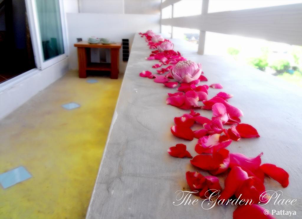 The Garden Place Pattaya Exterior photo